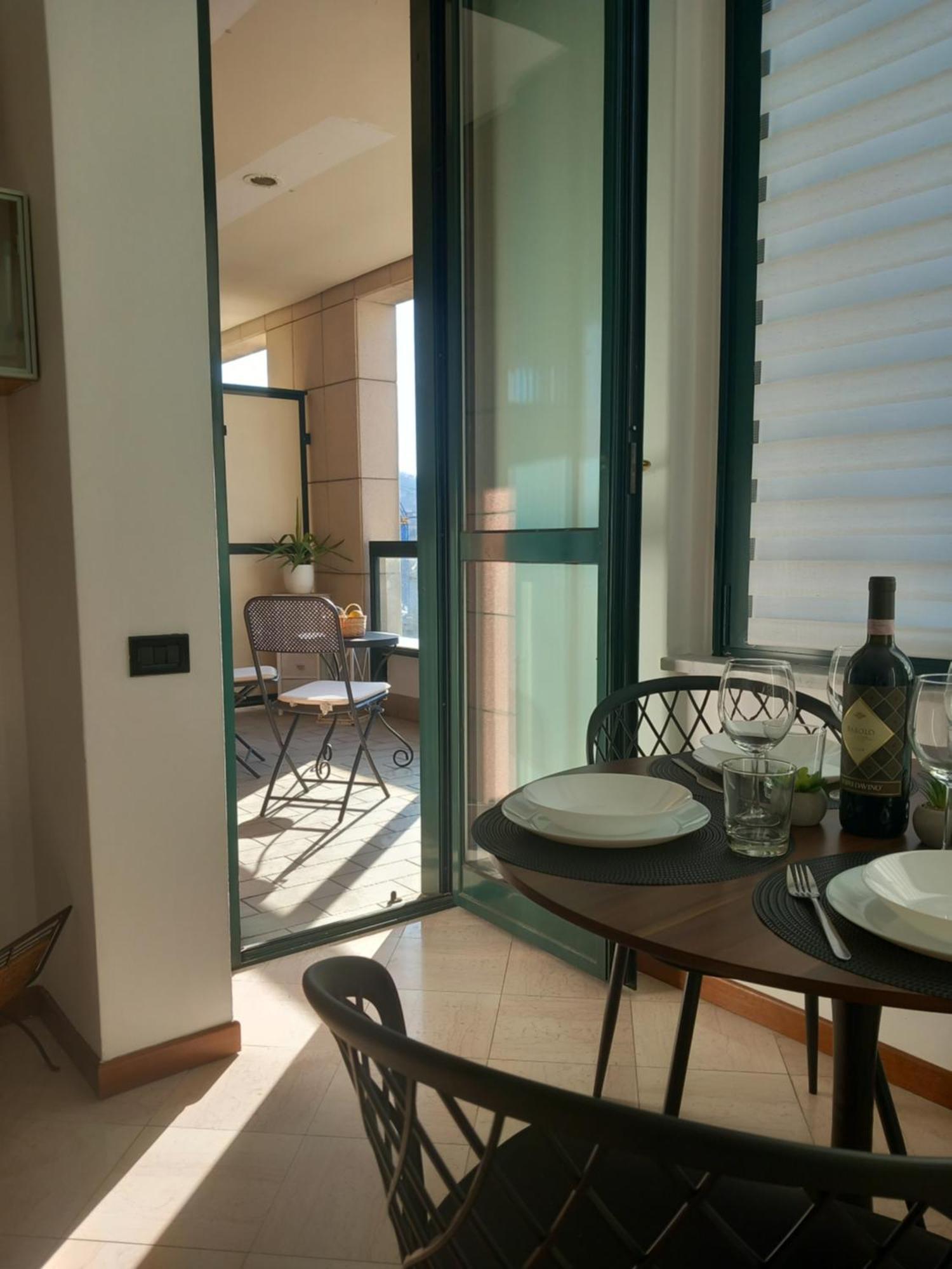 Apartmán Bilocale Con Terrazzo E Box Auto Su Richiesta Como Exteriér fotografie